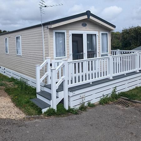 מילפורד און סי Lovely Bright And Airy Caravan On The 5 Star Shorefield Country Park Entertainment Passes Included מראה חיצוני תמונה
