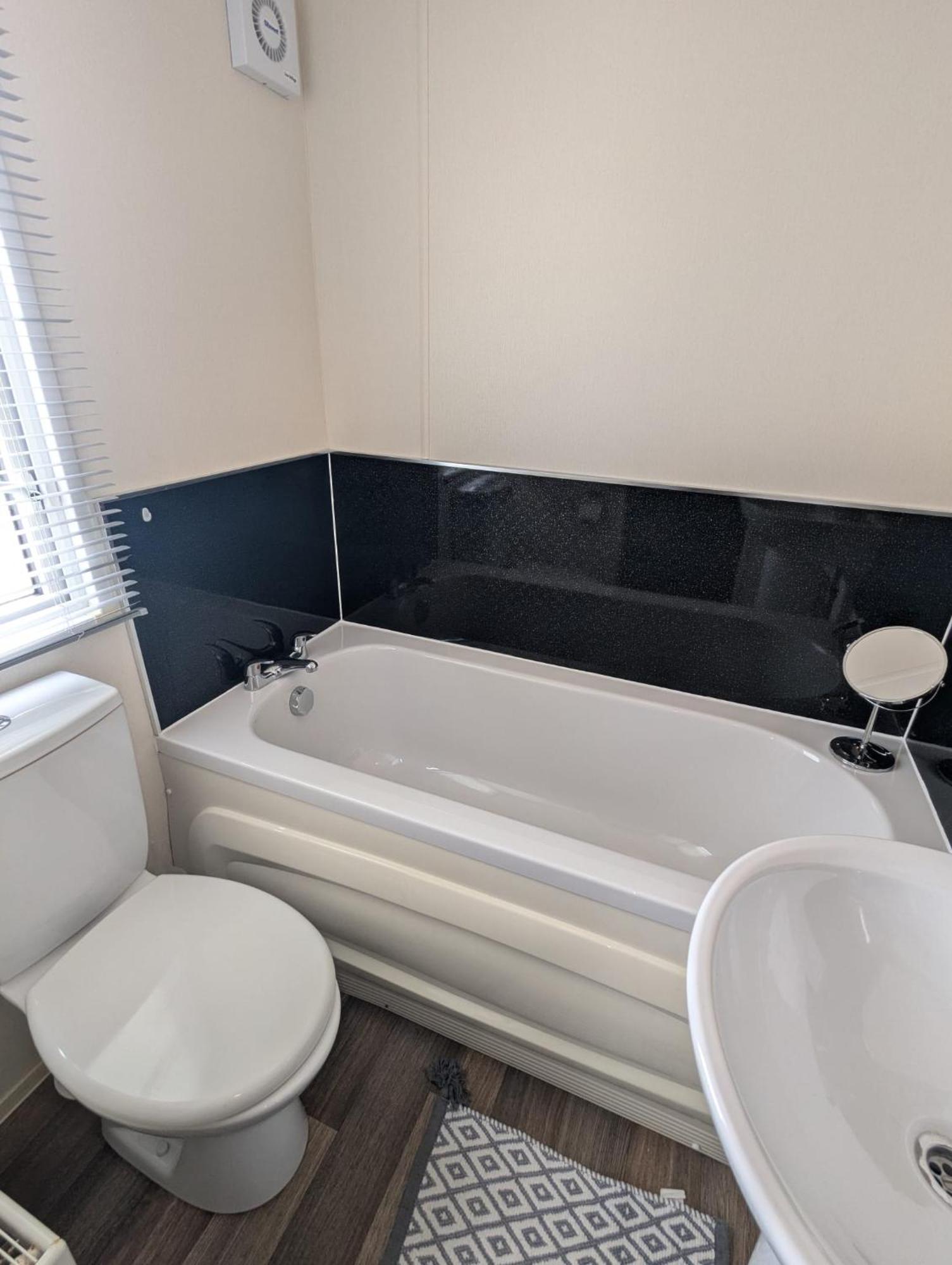 מילפורד און סי Lovely Bright And Airy Caravan On The 5 Star Shorefield Country Park Entertainment Passes Included מראה חיצוני תמונה