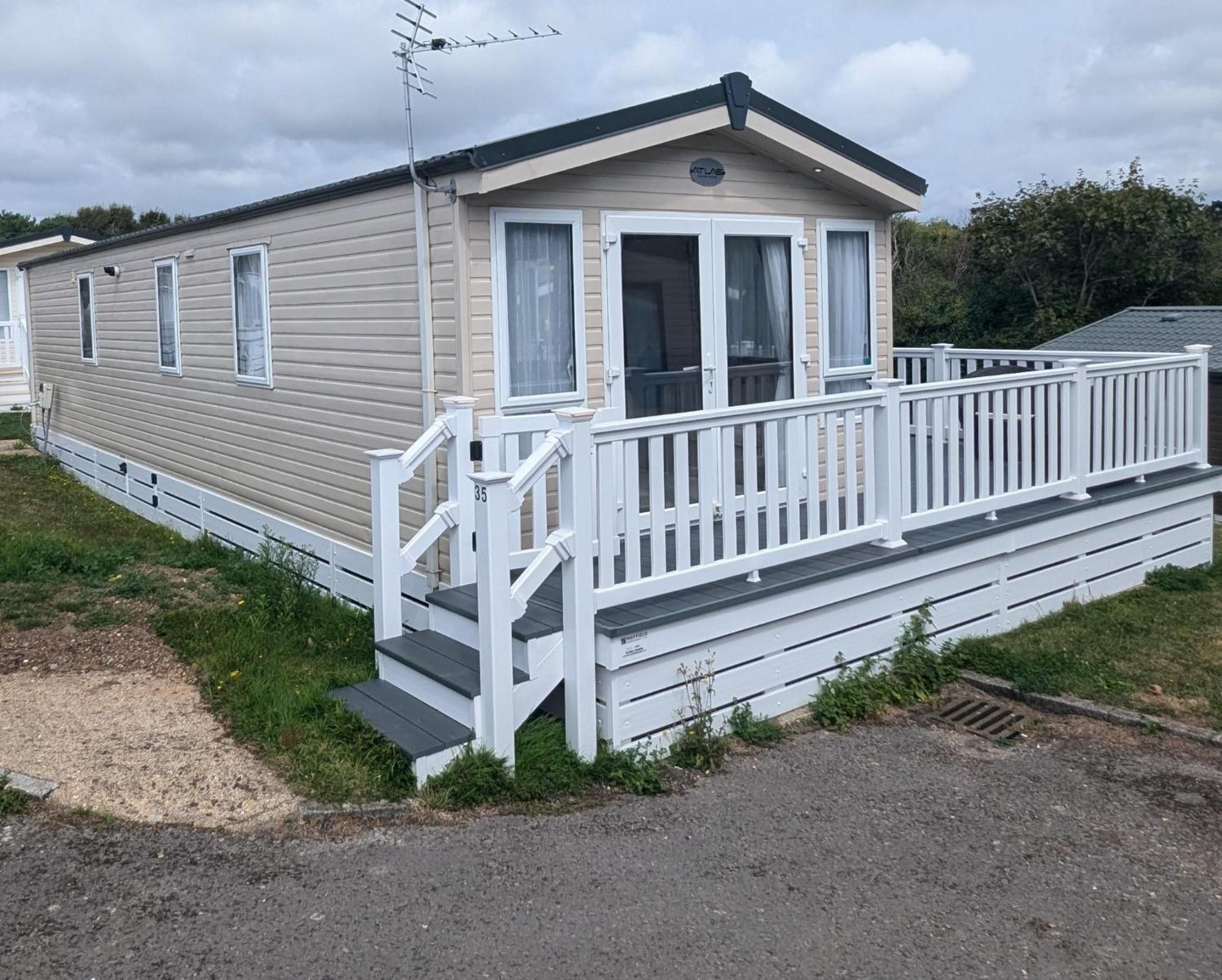 מילפורד און סי Lovely Bright And Airy Caravan On The 5 Star Shorefield Country Park Entertainment Passes Included מראה חיצוני תמונה