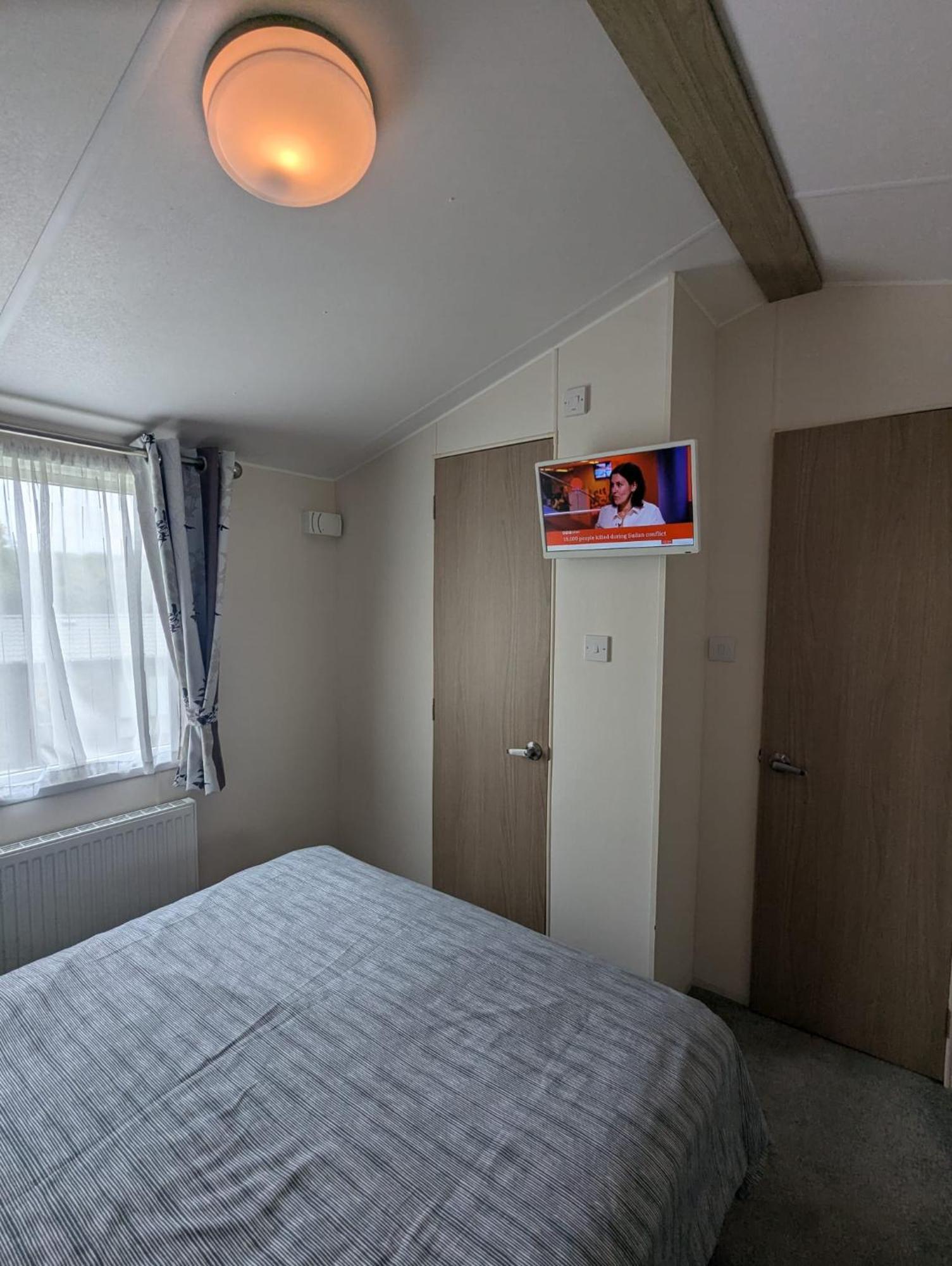 מילפורד און סי Lovely Bright And Airy Caravan On The 5 Star Shorefield Country Park Entertainment Passes Included מראה חיצוני תמונה